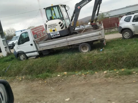 Închiriez buldoexcavator, miniexcavator, basculanta